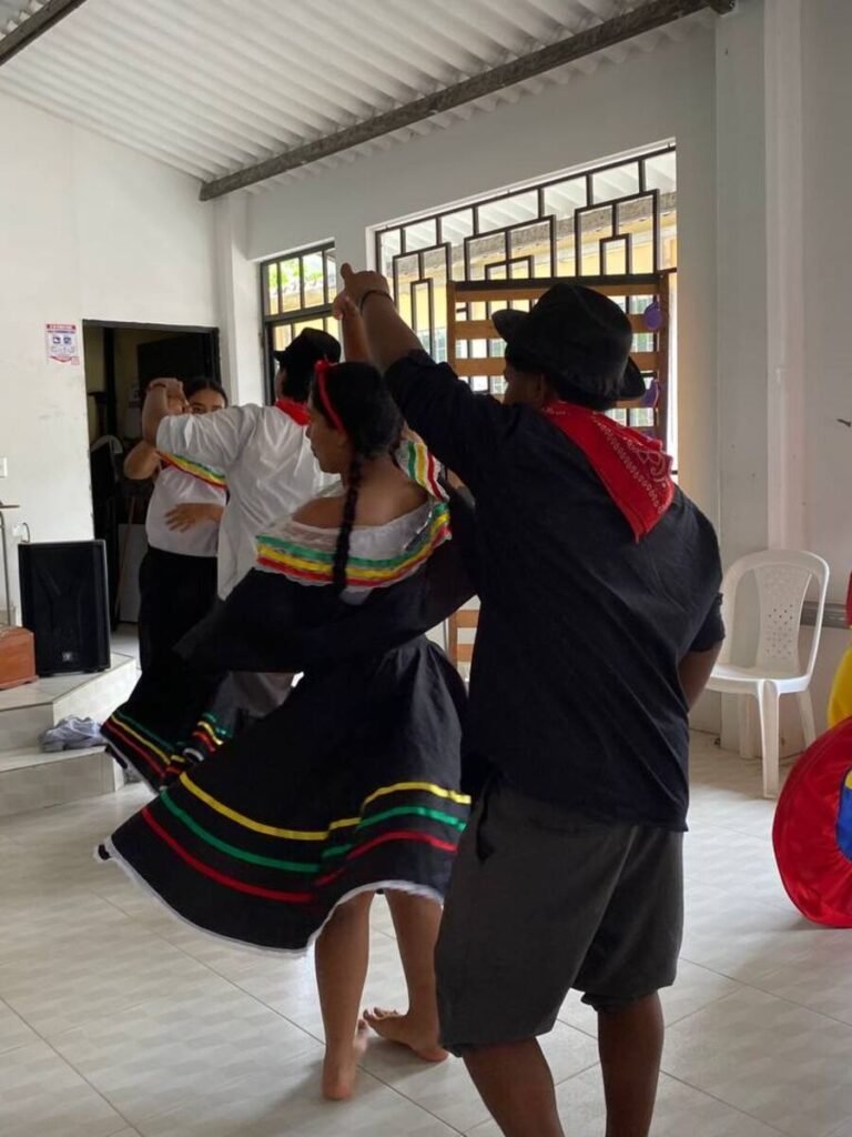 Presentación artística y cultural de los estudiantes